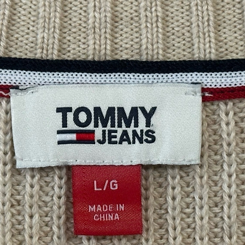 A Tommy Jeans, crew neck fall sweater,size L/G. - Picture 11 of 11